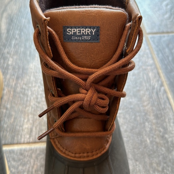 Sperry lined boots - Picture 2 of 9